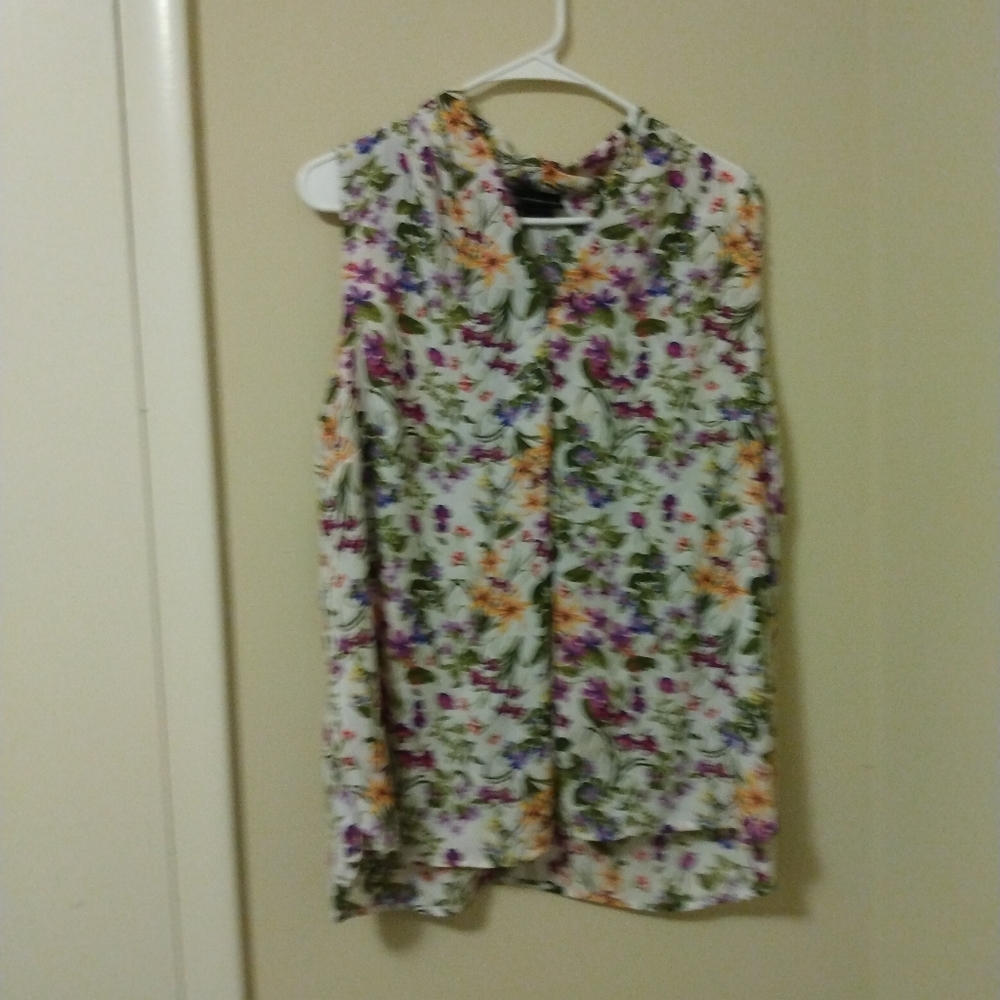 Set of 8 Women Blouses - Picture 3 of 8